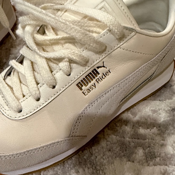 Women’s Puma Easy Rider Leather Vintage White and Cream Sneakers - Picture 2 of 6